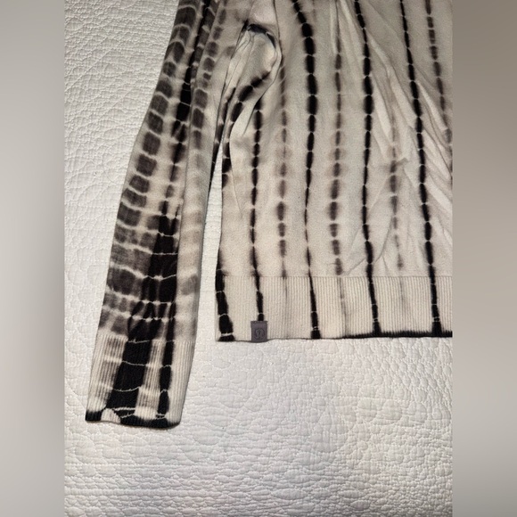 Lululemon Pullover - Picture 4 of 5